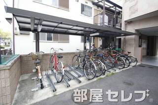 駐輪場。