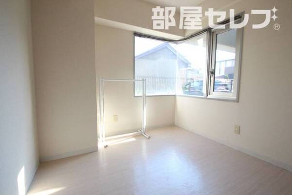 角部屋の角窓　北側でも日当り良