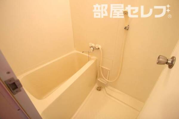 清潔感あるバスルーム
