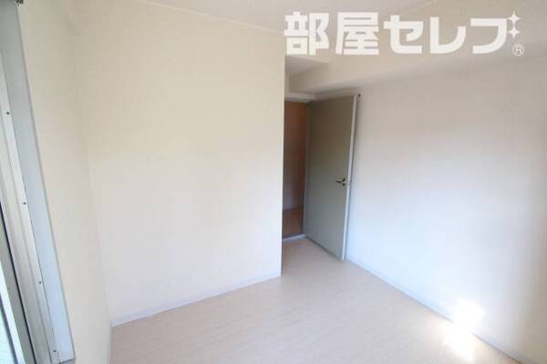 北側洋間