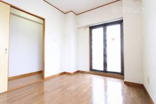 光溢れるお部屋です　※301号の写真です