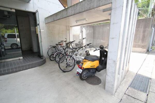 自転車はここですよ。