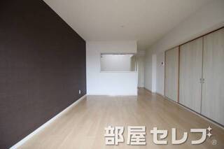 奥行きのあるお部屋です。