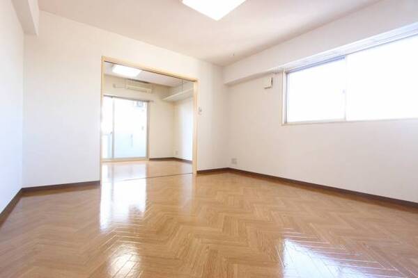 全部屋角部屋なので窓も多めです