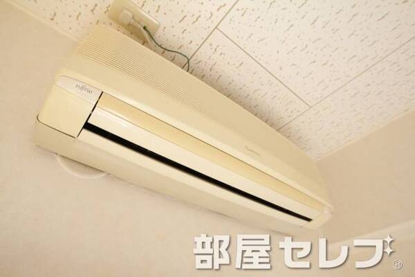 冷暖房エアコン。