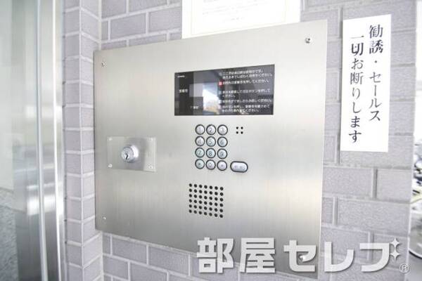 オートロック完備。