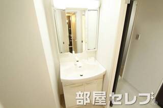 きれいな洗髪洗面化粧台です。イメージ写真