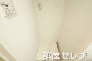 キレイな室内洗濯機置き場です。イメージ写真