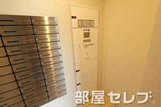 便利で人気の宅配ボックスです。