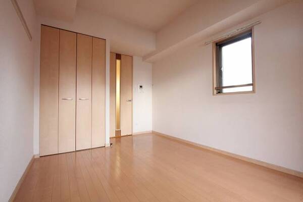 明るいお部屋です