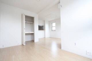 他号室・違う間取りのお部屋になります。