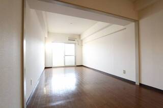 明るいお部屋です。2Ｂ号室の写真です。