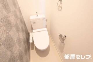 お手洗いはこちらです