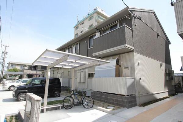 新築のため、とてもきれいな外観です。