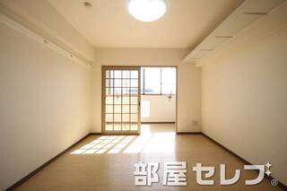 違う角度からの寝室。