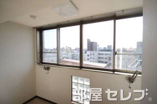 室内で洗濯物が干せれます。