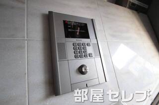 オートロックで安心。