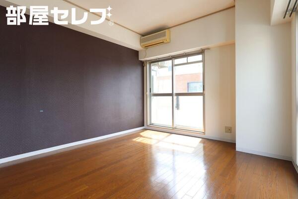 304号室の写真を参照