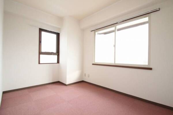 明るいお部屋ですね。