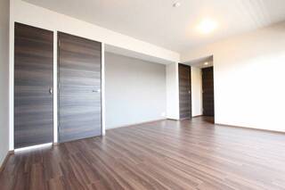明るい光の入ってくるお部屋です