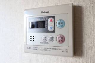 らくらく温度設定の給湯です。
