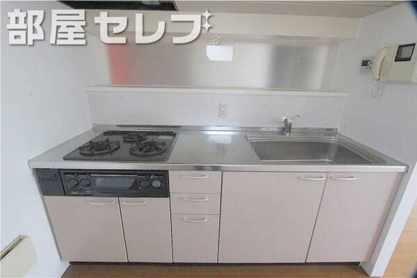 システムキッチンでお料理がはかどります。