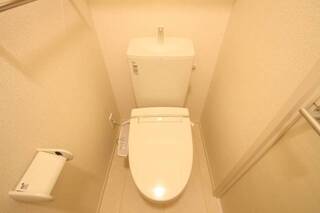 ウォシュレット付きのトイレです。
