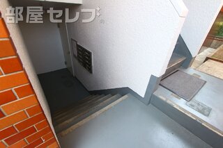 ダイヤルロック式ポスト。