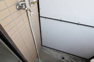 屋外洗濯置場。