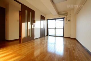 光の入るきれいなお部屋です。