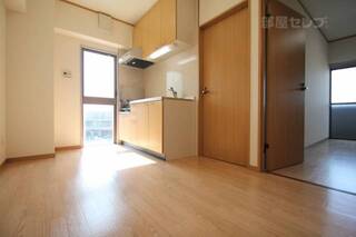 写真は別のお部屋のものです。