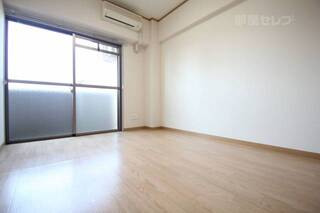 写真は別のお部屋のものです。