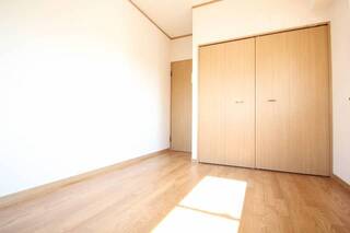 写真は別のお部屋のものです。