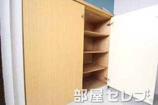 シューズボックス。