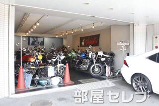 バイク屋。
