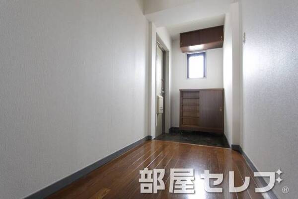 玄関口。