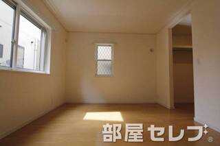 白を基調にしたお部屋です。