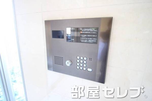 オートロック完備。