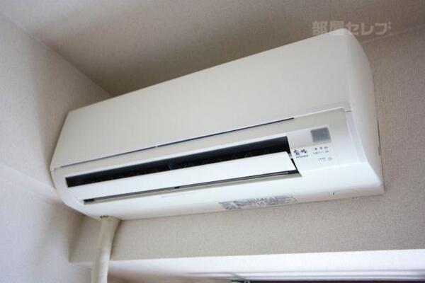 エアコンで一年を通して快適です。