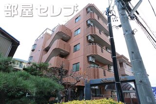 おしゃれなタイルの外観です。
