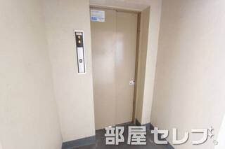 エレベーター完備。