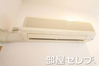 真っ白エアコンです。イメージ写真
