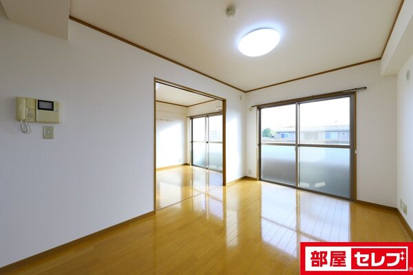 角部屋の内装写真を参照