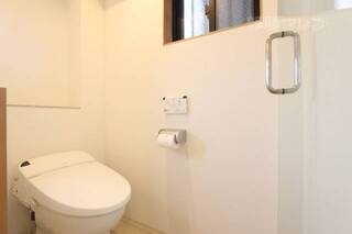 ウォシュレットつきのトイレです