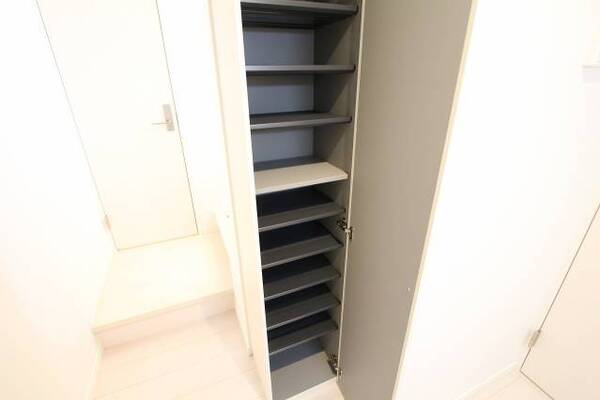 靴もたくさん入りますね