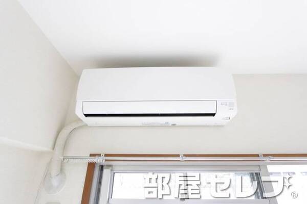 エアコン1機完備です。。他号室の写真です。