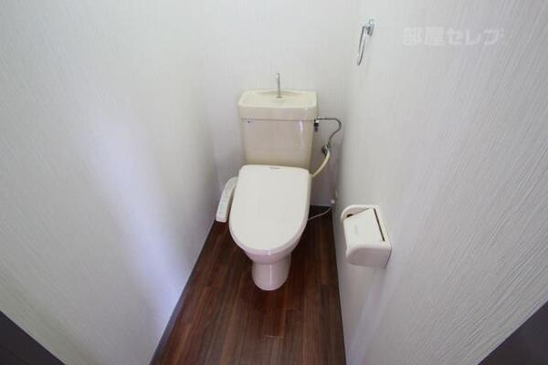 ウォシュレットのついたお手洗いです。
