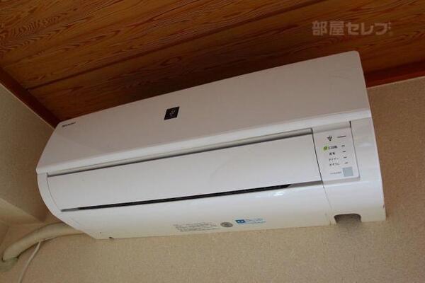 和室にエアコンが1基設置されています。