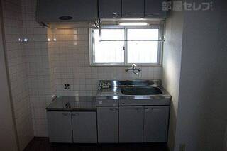 キッチンの写真です。窓もついてます。
