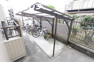 駐輪場。